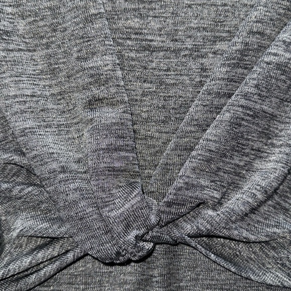 Jane & Delancey Gray Shimmer Twist Knotted Top Lightweight Long Sleeve Sz M - Picture 11 of 12